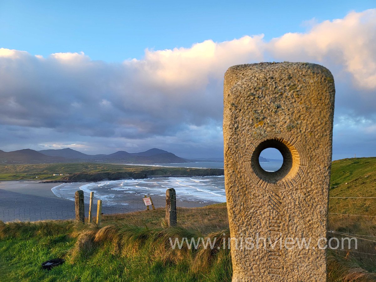 Looking out over Five Finger Strand, Trawbreaga Bay and the Isle of Doagh from the Knockmany Bens Viewpoint in Inishowen, Donegal.
inishview.com/activity/knock…

#Malin #Inishowen #Donegal #wildatlanticway #LoveDonegal #visitdonegal #bestofnorthwest #visitireland #discoverireland