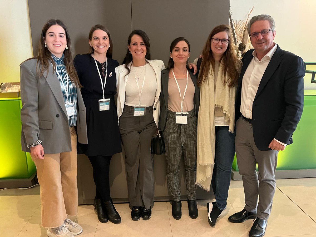 🗓️Reunión Anual <a href="/red_terav/">TERAV</a> 
Jornadas intensas pero muy productivas! Nos traemos tarea para seguir trabajando y colaborando en #red desarrollando nuevas #terapiasavanzadas 👩‍🔬🩺💉
<a href="/HospitalUVRocio/">HospitalUVRocio</a> <a href="/ibis_sevilla/">IBiS</a>