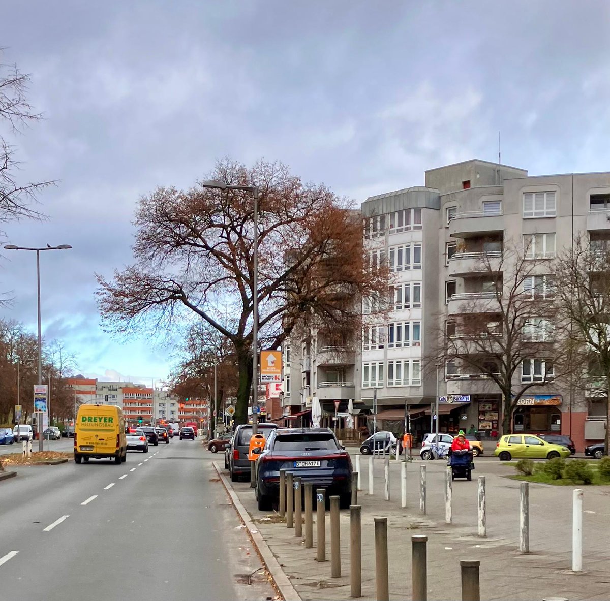 Guten Morgen Wedding! Brunnenstraße/Ramlerstraße

Schöne Bilder aus dem Wedding - bei uns ab morgen nur noch auf Bluesky, Mastodon und Co.