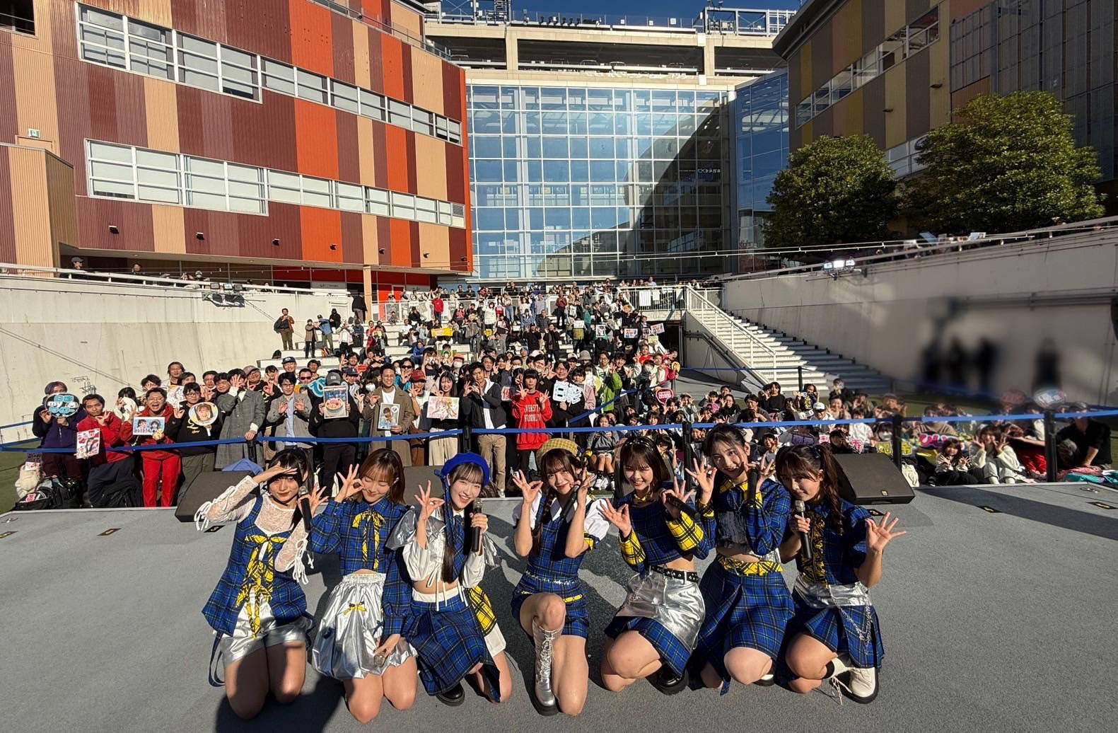 GdIsOF9aAAAYs_M?format=jpg&name=large