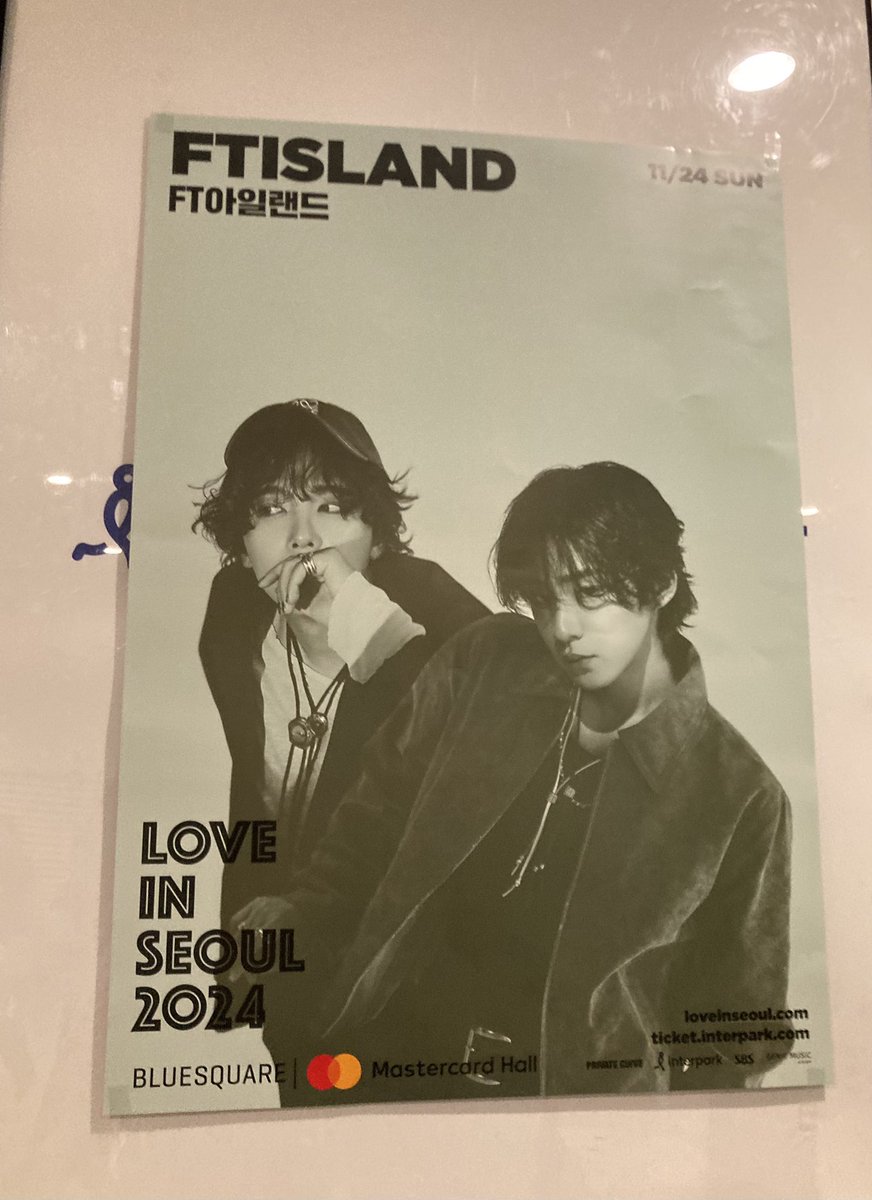 LOVE__HONGSTAR's tweet photo. HAVE FUN! 🤟🏻⭐️💛 https://t.co/Y0Plzoj9fH