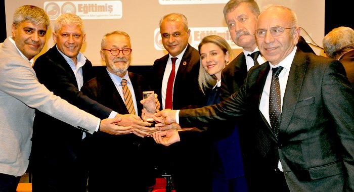 Antalya Eğitim İş Bu Yıl Başöğretmen Atatürk Onur Ödülü’nü Prof. Dr. Naci Görür’e Verdi
tinyurl.com/pm4dvyhs