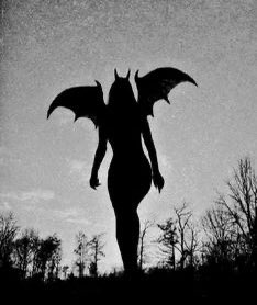 PrincessxNattyx's tweet photo. #Occult #witchcraft https://t.co/NyfLMeBGZ4