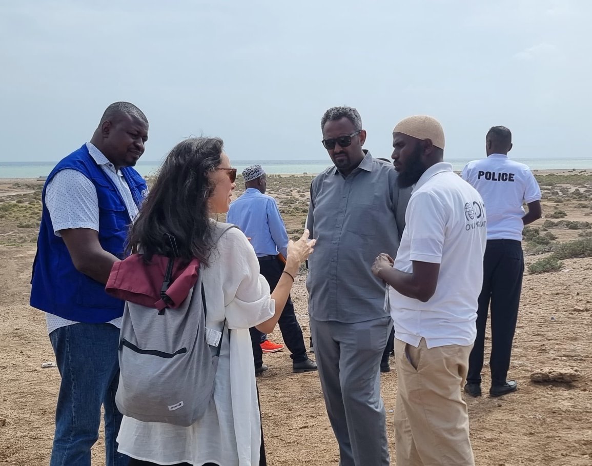 L’OIM a accueilli au centre d’assistance aux migrants d'Obock la délégation de <a href="/UEaDjibouti/">UE à Djibouti</a>, <a href="/IGADsecretariat/">IGAD Secretariat</a> et <a href="/ilo/">International Labour Organization</a>. 

Lors de la visite, la délégation a également rencontré le préfet de la région pour discuter des enjeux migratoires et des soutiens nécessaires.