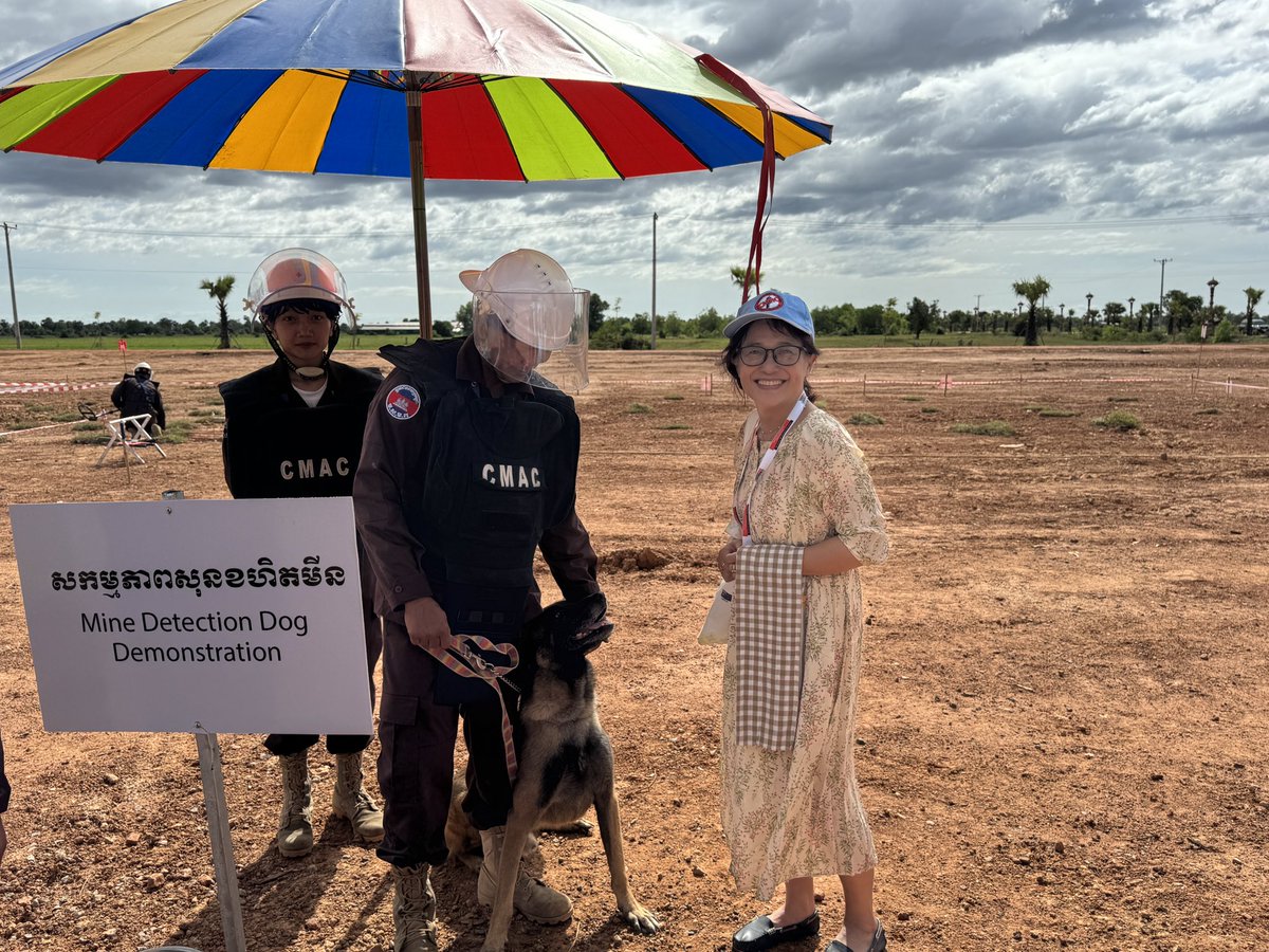 pearlher's tweet photo. 主打一个跟狗狗混…
#SiemReapSummit
#ICBL
#MineFreeWorld
#MineSurvivorsRights https://t.co/ACQ1xmqoqu