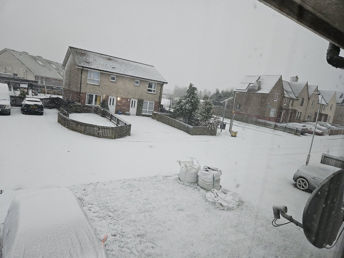 _DJ_Mac_'s tweet photo. Sooooo woke up to this lol 😆 @stvweatherwatch @SeanBattyTV breich, west calder https://t.co/jVxPejZw8K