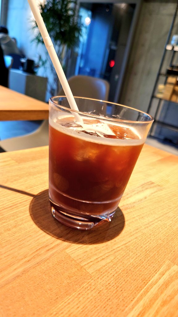 isihisa0407's tweet photo. 2024/11/24(日)
#下北沢 #下北沢ランチ #スイーツ
#抹茶 #カフェ

🤓シモキタ昼パト🤓
       新しいお店発見✌️
🎊2024/10/11グランドオープン🎊

❣️抹茶専門カフェ❣️
#CAPOON 抹茶製造所下北沢店
とても美味しい
「アイスコーヒー」550円
お手頃ですよ👍
営業11~19、休無し

サンデーブランチの前です https://t.co/Hl1Wkz9ZSY