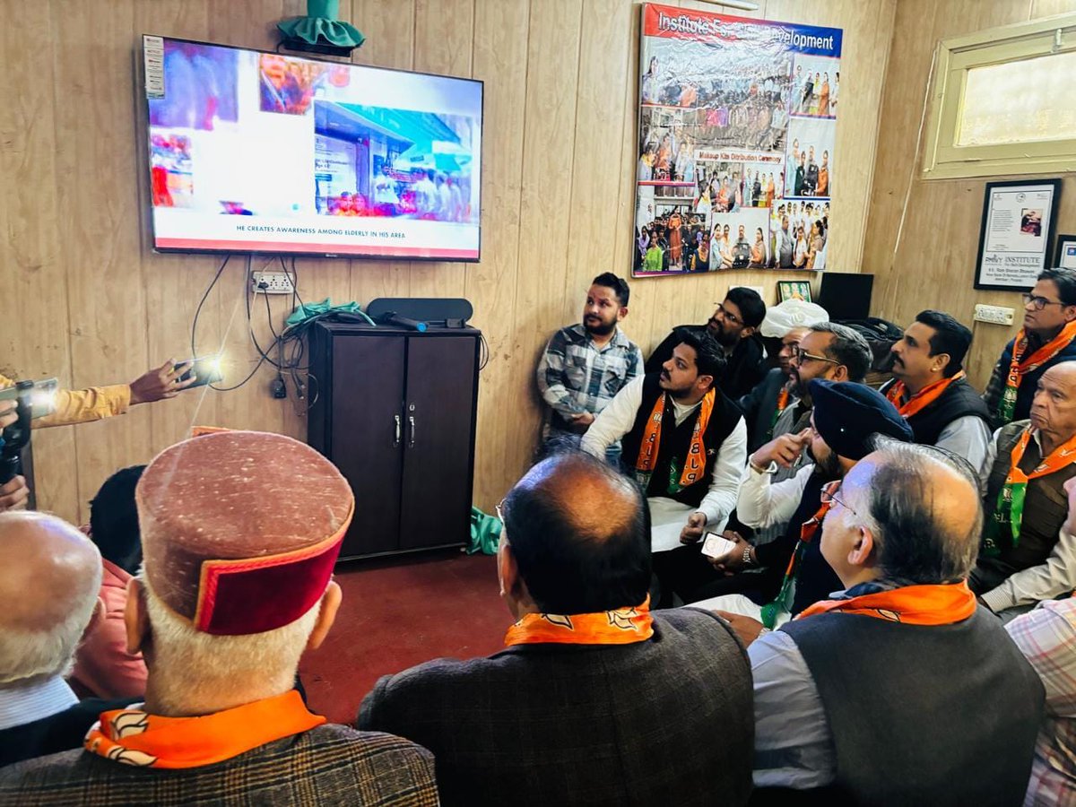 GulistanNewsTV's tweet image. Chugh calls BJP's unprecedented win historic
PM Modi's vision will take BJP to the pinnacle: @tarunchughbjp 
#Chugh #BJP #historicwin #PMModi #vision #pinnacle #IndianPolitics #elections #historicvictory #leadership