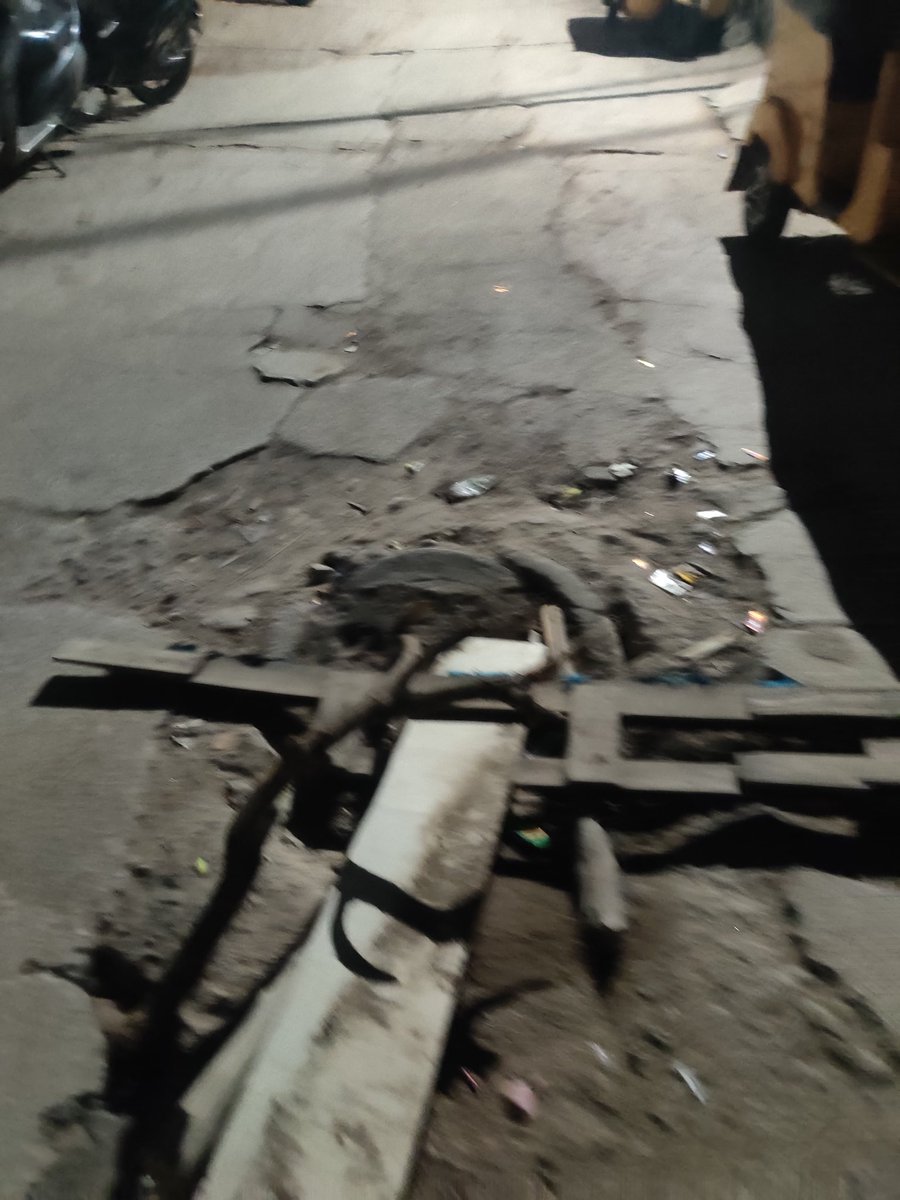 Palchanyonzone's tweet photo. Good afternoon  sir need to replace / repair Sewage cover cap, street no -3 right side Royal see hotel lane Aditya Nagar new Hafeezpet
Plz rectify it as soon as possible
@GHMCOnline @JagadeeshwarINC @GandhiArekapudi @CommissionrGHMC https://t.co/OoEHWRhrMp