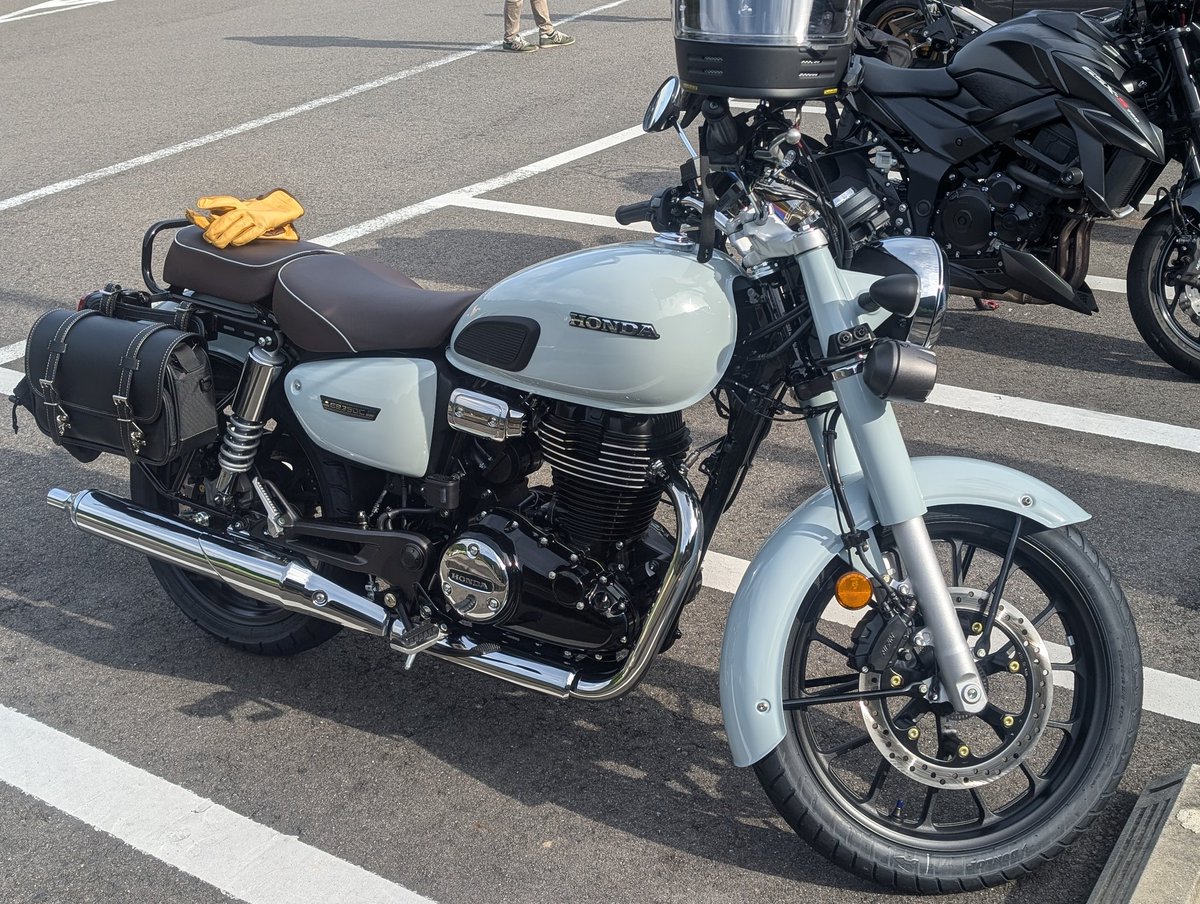 GB350C250キロくらい乗ったけど全然
お尻痛くならないし全然疲れないから
すごいと思いました