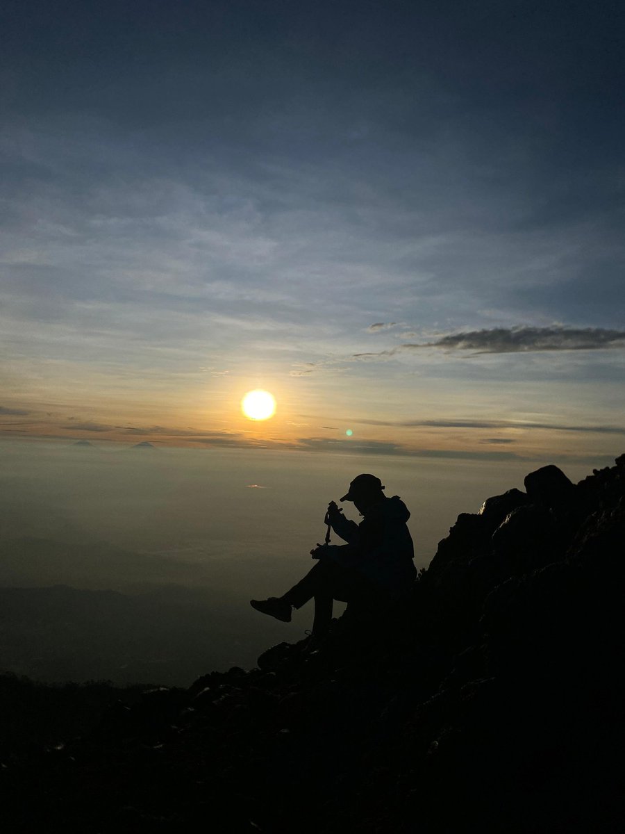Nndstywt_'s tweet photo. Atap Jateng 

3428MDPL

📌Gunung Slamet https://t.co/RJv810rreM