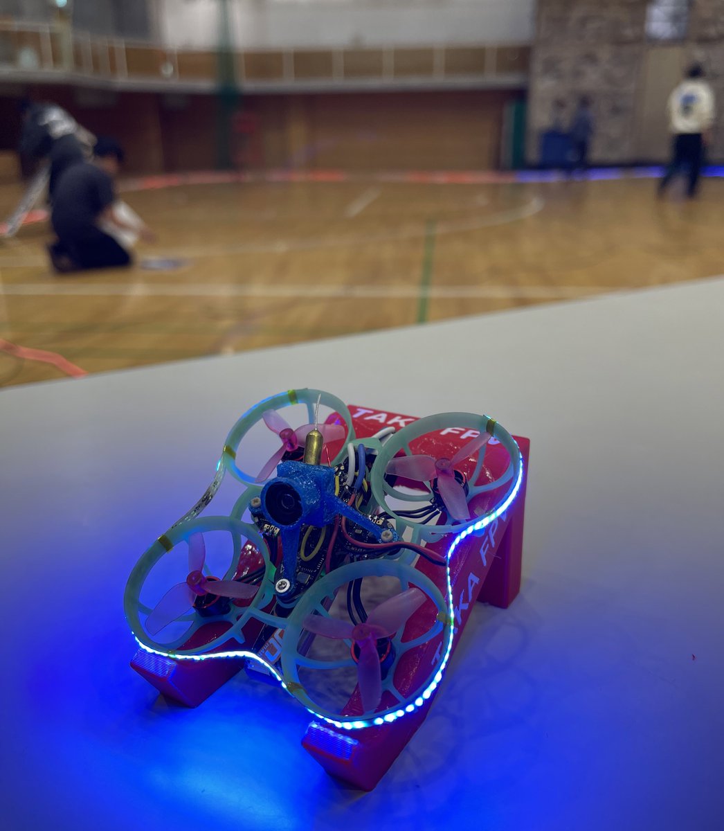 JMA TINY DRONE RACE IN にっしんスポーツフェスタ2024
久しぶりのJMAレース、東西ユーキを始めとする、格上相手が沢山いる中でレースする感覚が懐かしい
秘密兵器のローンチ台で有利を取れたおかげで、予選順位では5位
ナイトレースの勝ち上がり戦では、見えないセクションに激突して終了