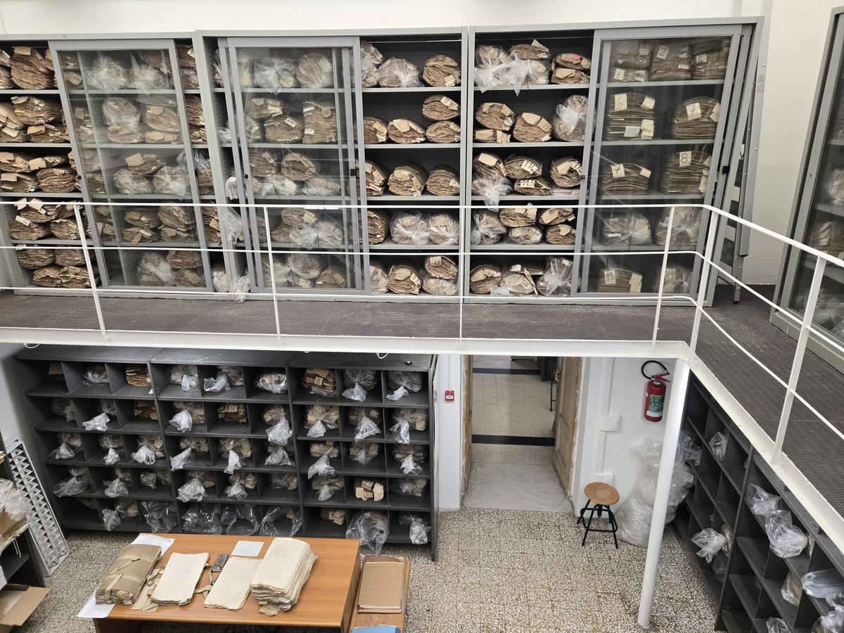 odecastr's tweet photo. Un modo bellissimo per ritornare in un tempo che fu'..... 
..
#historicalherbarium #herbarium #nap #Bio02DNALab #botanicalgarden @UninaIT https://t.co/vBM6fqbmYC