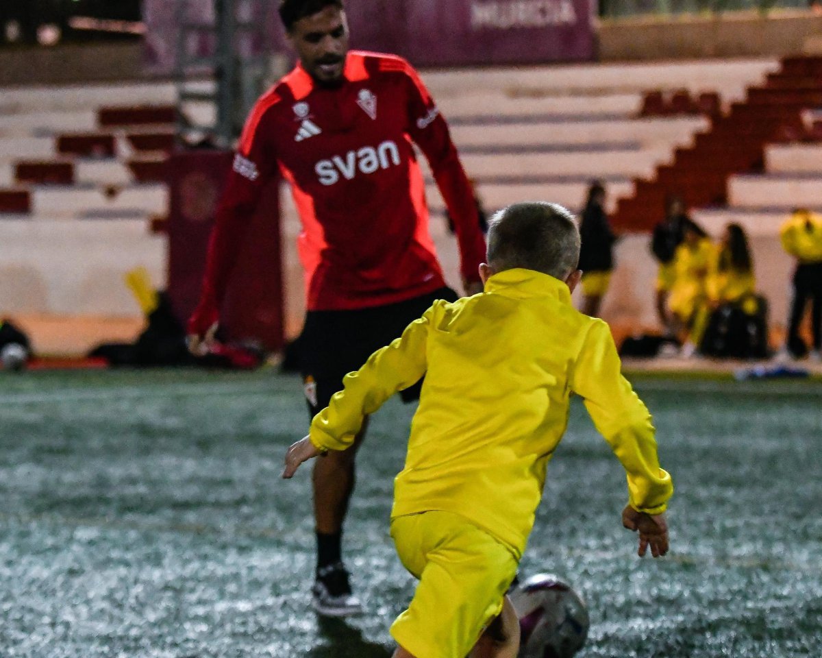 Mi capitán 💪🏻❤️🤍🥰 <a href="/PLeonSanchez/">Pedro León</a>