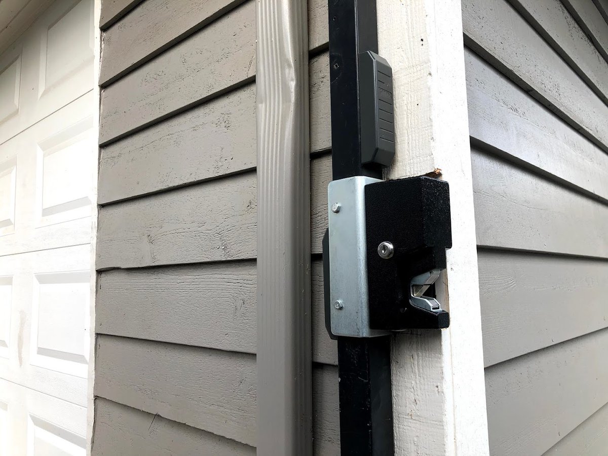 🏗️ Sevan Locks &amp; Doors provides top-tier security solutions for construction sites! Secure your project with our robust access control systems and garage doors. 🔒🏗️ #ConstructionSecurity #AccessControl #SevanLocksandDoors #ProjectSafety #GarageDoors