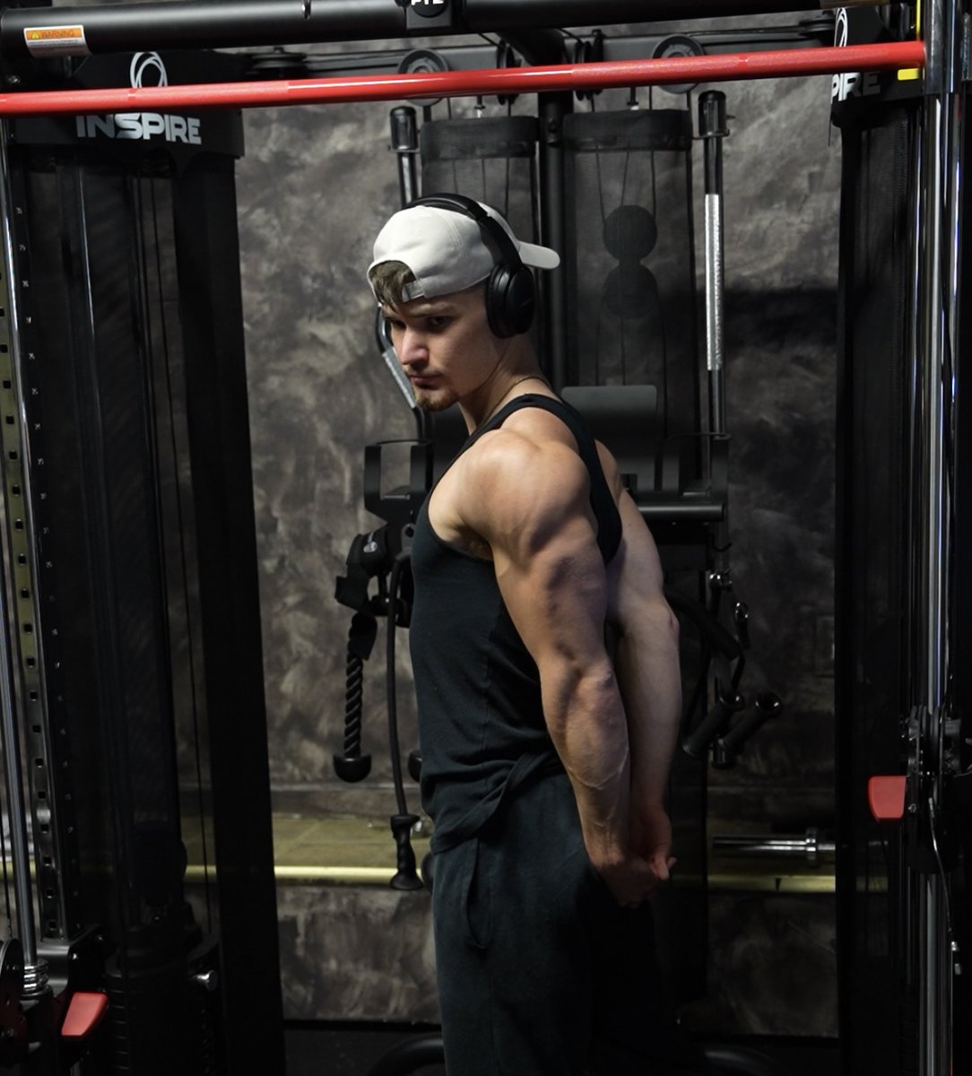AskCoachKev's tweet photo. I’ve been training &amp; study nutrition for 8 years.

Don't want to spend $1,000s on a coach?

Below are the 24 tips I'd give anyone needing to lose body fat: 

1. Creatine. https://t.co/P89gaplP5H