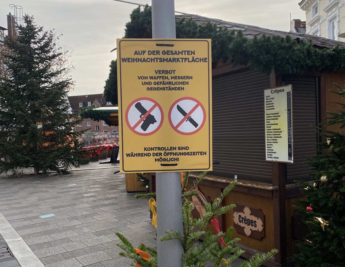 Ich hätte da mal ne Frage

Sind Waffen und Messer außerhalb von Weihnachtsmärkten mittlerweile grundsätzlich erlaubt 🤔

#InnereSicherheit #Waffen Weihnachtsmarkt