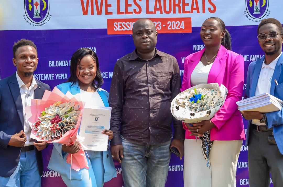 Mat_MatondKus's tweet photo. Notre parcours 2024: 
Gestion de tickets (Bénie)
Transport d’hydrocarbures (Sam)
Gestion des dossiers médicaux (Ketsia)
Gestion académique (Ruth)
Gestion de documents (Claudine Kapela)
Gestion des propriétés (Annie, Prince, Kereine, Urcille, Mado)
#Encadrement #DéveloppementWeb https://t.co/RZxdY1jw2J