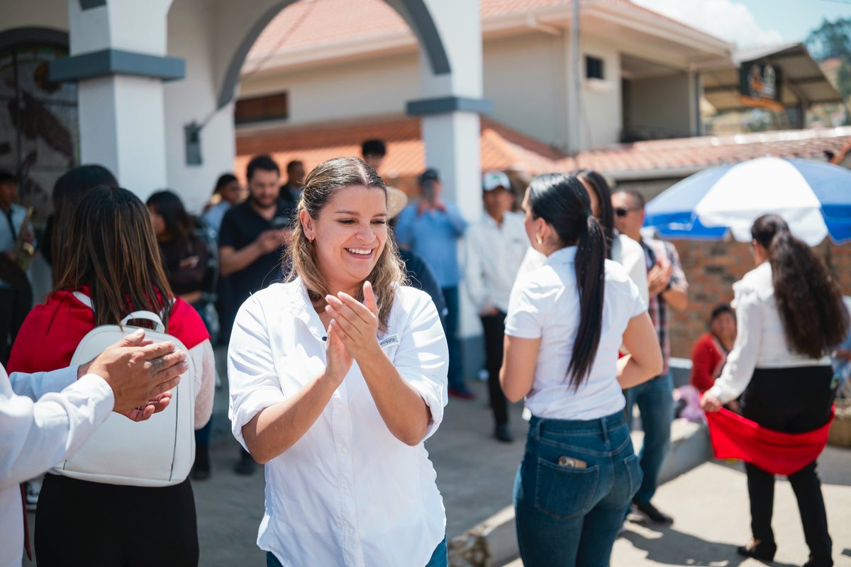 🙏Gracias al cariño de la gente de Huizhil, seguimos construyendo territorio y fortaleciendo la confianza de todos, toditos, todos. 

🇪🇨Nuestro compromiso es llevar sus voces a la Asamblea y trabajar juntos por un Azuay con más oportunidades.
