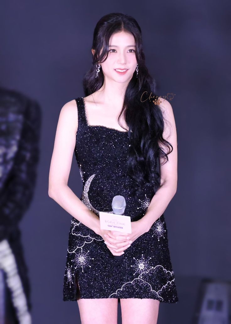 Jichuh's tweet image. ㅤ
"Terima kasih banyak, Takers dan teman-teman Kiddos. Saya benar-benar bersyukur atas semua momen yang sudah kita lewati bersama. Meski nanti kita tidak lagi serumah, saya berharap hubungan baik ini tetap terjaga.
ㅤ