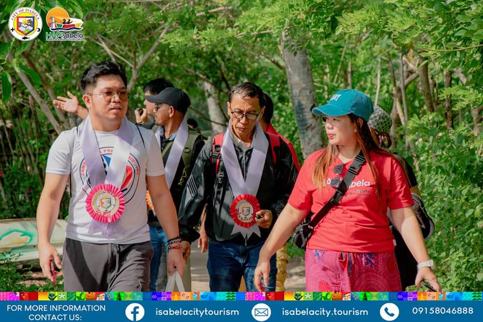 orvilleton's tweet photo. Thank you so much for the warm welcome, Isabela City Tourism Office 🫰🏻💕

Discover the beauty of Lampinigan Island 🏝️ 

#HAPIsabela
#BasilanProvince https://t.co/n355RgESvC
