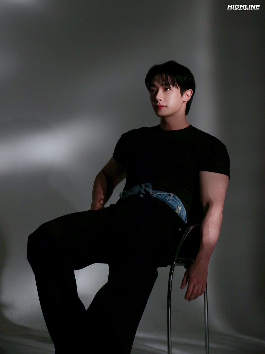 Onefineday_WH's tweet photo. 241124 ☕ FOR WENEE

📸 [PHOTO] 원호(WONHO) 
‘What Yould You Do’ BEHIND PHOTO https://t.co/M9VAqCehRB
