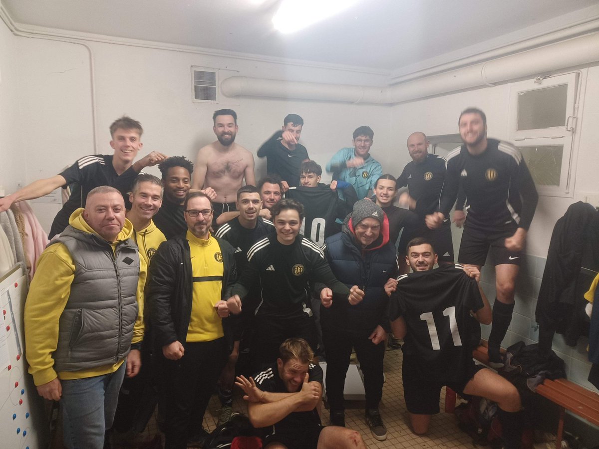 FCEbreuil's tweet photo. Bon d’habitude on gagne le « derby », mais là on a carrément fait un set. Victoire 6/4 https://t.co/nuq7ZS6Ntw