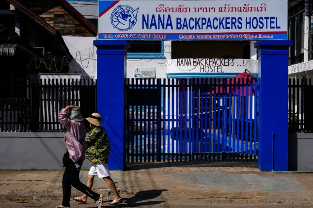 MarioNawfal's tweet photo. 🚨🇬🇧 🇱🇦 BRITISH BACKPACKER ESCAPES DEADLY METHANOL POISONING AT LAOS HOSTEL

A British tourist narrowly avoided death after consuming methanol-laced vodka at the notorious Nana Backpacker Hostel in Laos.

The hostel, located in the party town of Vang Vieng, has been linked to a suspected mass methanol poisoning that killed 6 travelers, including British lawyer Simone White, 28.

The backpacker, who fell ill with temporary blindness and severe vomiting, spent hours in the hospital recovering.

Tragically, 2 Australian teens, Bianca Jones and Holly Bowles, died from the poisoning while on their ‘trip of a lifetime.’

Source: Metro