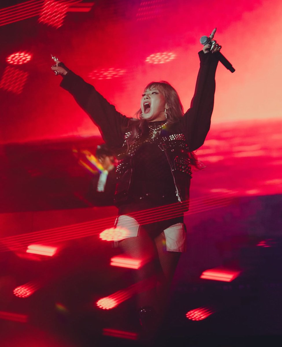 BaddestFemaleCL's tweet photo. Rolling Loud Thailand instagram 

“THE QUEEN @chaelinCL 🇰🇷”

CL AT ROLLING LOUD THAILAND 
#EmpressCLxRollingLoud #CL #씨엘 https://t.co/IHNorypp72
