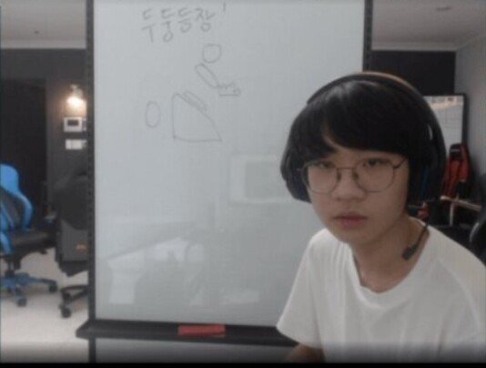 칠⁷ tweet media