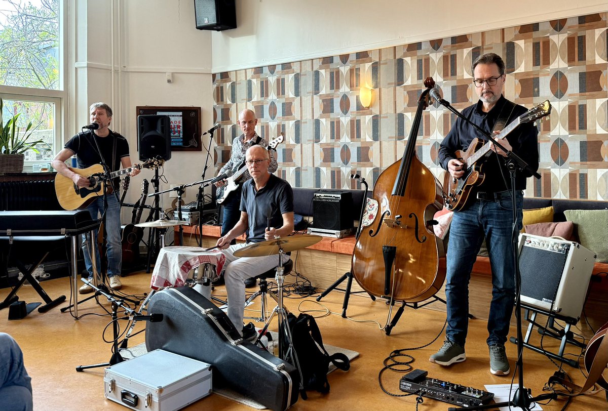 De Mooiweer band met prachtige luisterliedjes. mooiweerdeband.nl