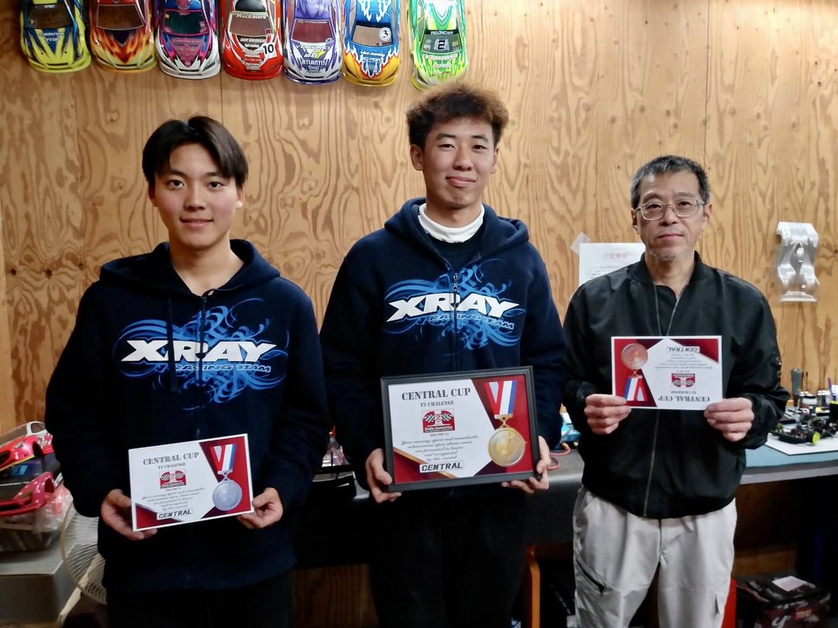 kiyomasa0224's tweet photo. RC PROSHOP T2 Central cup終了しました。

1/12  XRAY 予選3位→決勝2位  写真2枚目

Super GT  XRAY 予選3位→決勝1位  写真3枚目

タミチャレ  予選3位→決勝2位  写真4枚目

@xrayracing 
@teamhudy 
#centralrc
#maniaxarena
#sanwa
#t_factory
#turtledesign
#tadadesign https://t.co/0JzxMIR2W6
