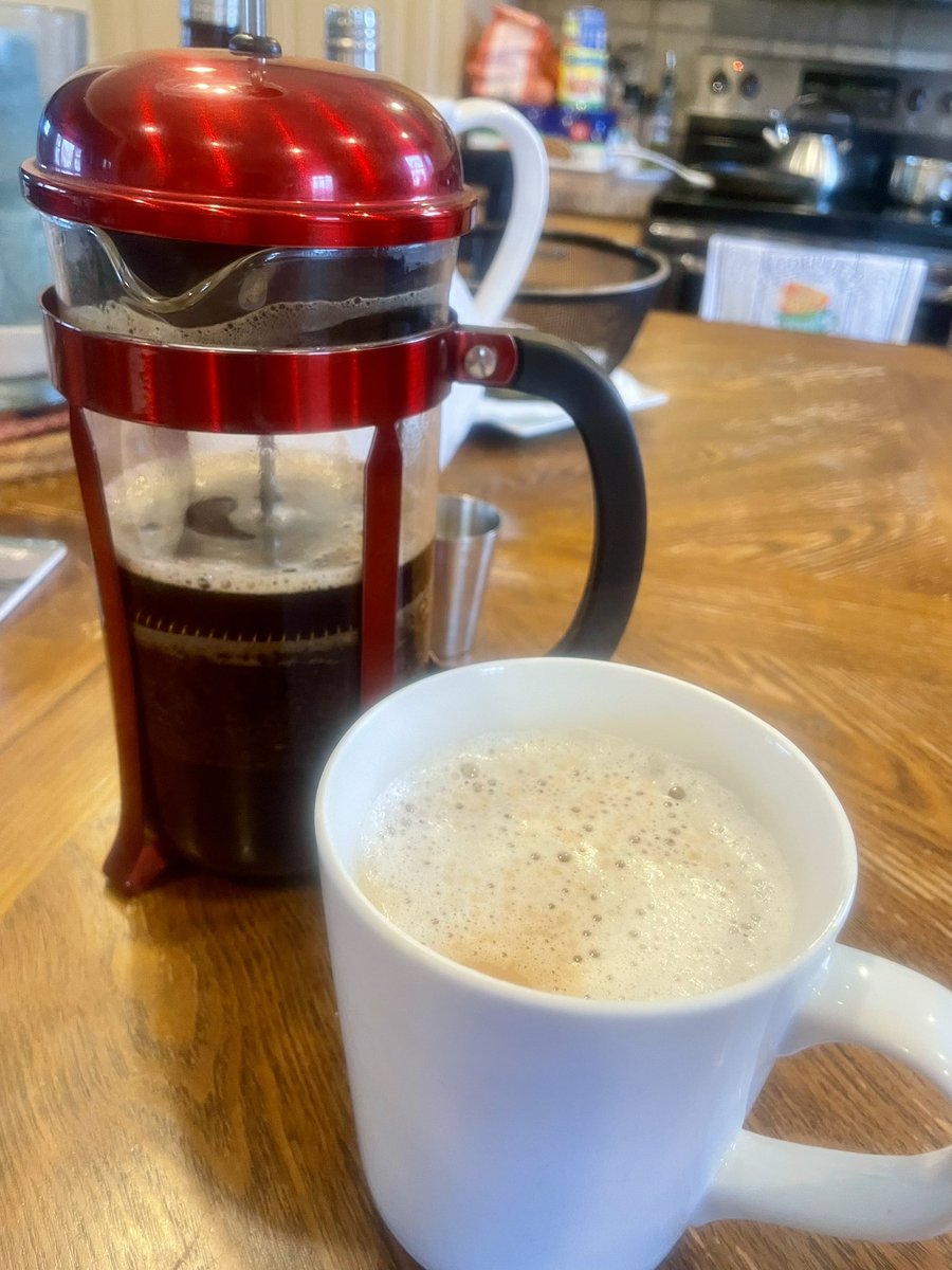 _silvergal's tweet image. Nothing beats a cup of French press Costa Rican coffee on a Sunday ❤️ #puravidavibes #beachlife