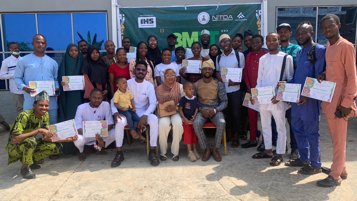 TFHubOsogbo's tweet image. Yesterday, we celebrated the Cohort 2 of the 3MTT Graduation Ceremony at The Founders&apos; Hub!

Fellows were charged to apply their skills, embrace lifelong learning, and boldly take on the tech world. 

We can&apos;t wait to see the impact they&apos;ll make! 

#3MTTGraduation  #OsunTech