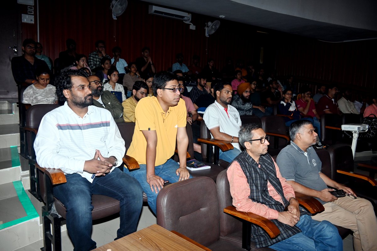 Prof. <a href="/RavinderSDahiya/">Ravinder S. Dahiya</a> (@northeastern) delivered an inspiring talk on Flexible Printed Electronics for Robotics as part of our Semiconductor Talk Series! Faculty, students, &amp; online attendees from across globe enjoyed this insightful session. Stay tuned for more exciting talks!