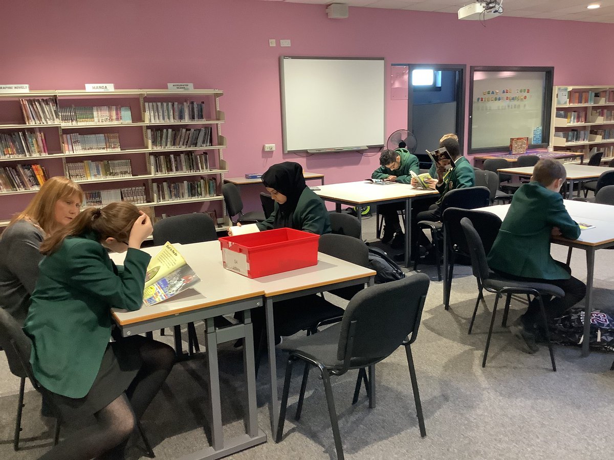 cbeerclasswork's tweet image. What a great end to #bookweekscotland with @StMungos_Eng @StMungosFalkirk our amazing #StMungosLiteracy encouraged everyone to end the day with our Drop Everything And Read period
