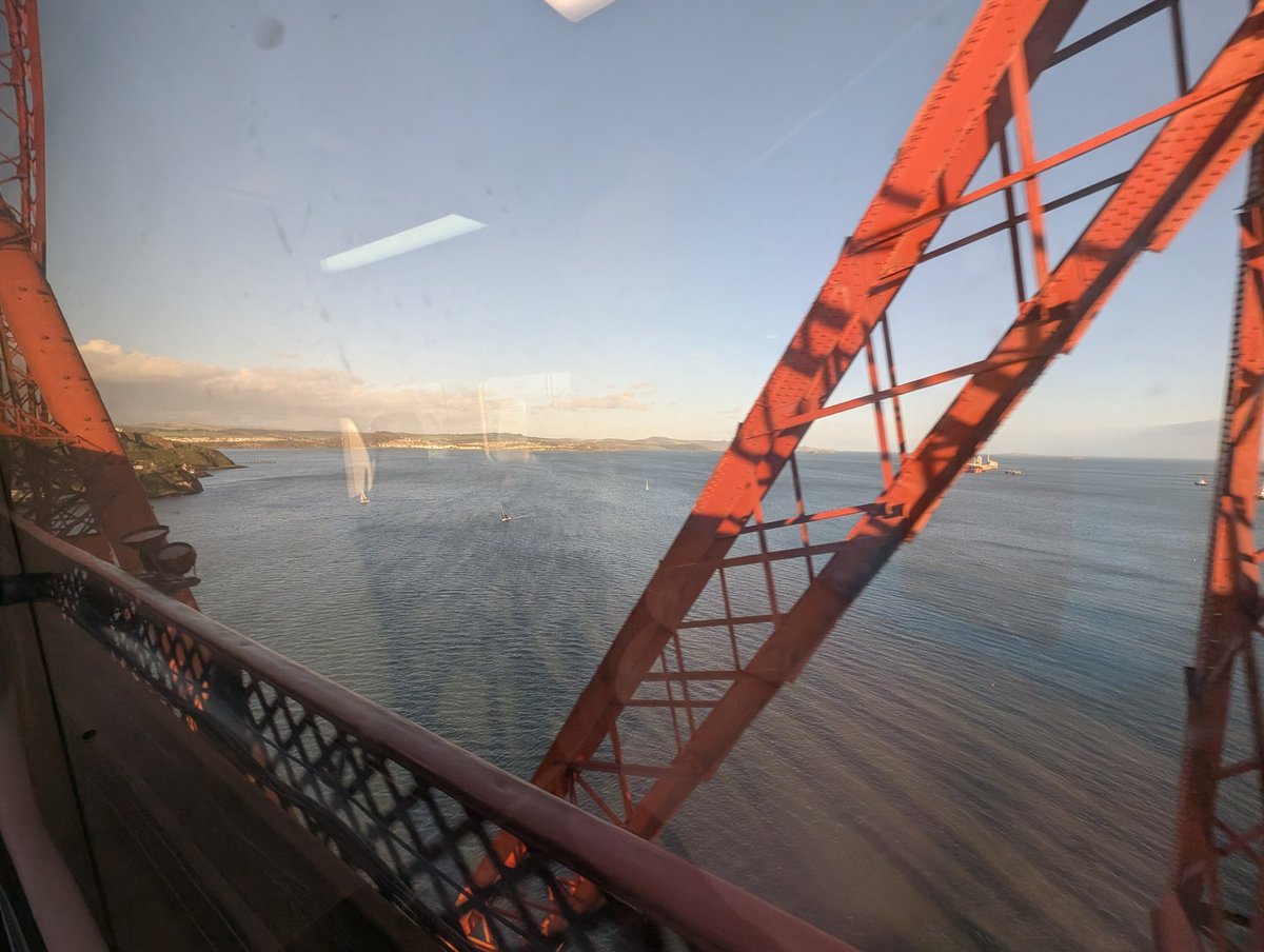 Fantastic views from the Forth Bridge today courtesy of <a href="/ScotRail/">ScotRail</a> . Have missed the views now Inverness trains mostly go via Stirling