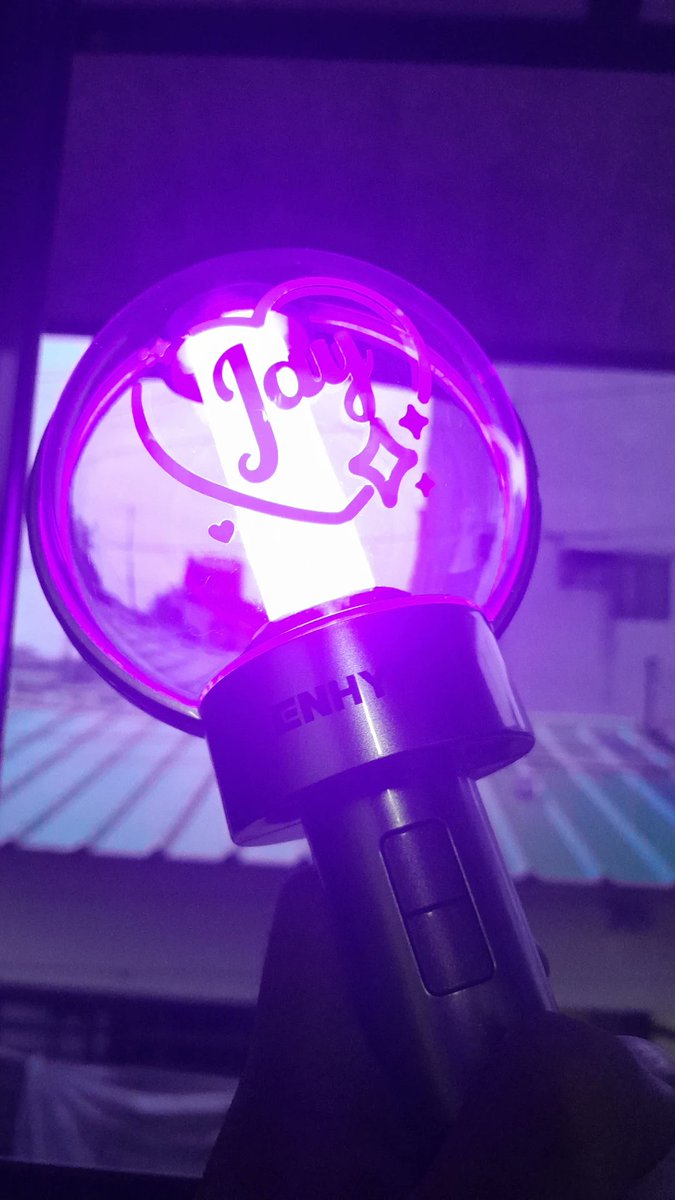 EmmanOlvara's tweet photo. ENEGENEBONG/ lightstick open for rent!! Meron bang gusto mag rent ng LS for DD funmeet? Prio ko is JAY bias since may jay holo sticker sya at malapit dapat sa GMA, Cavite 

#ENHYPEN #ENHYPEN_JAY https://t.co/0zObhlXMc7