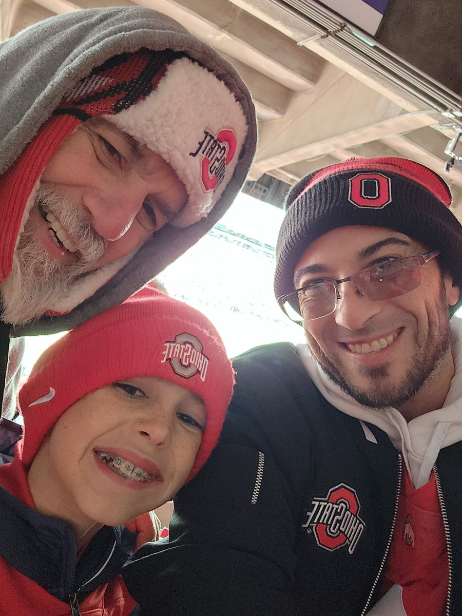 BuckeyeBilly4t's tweet image. No voice and exhausted as hell , but we ready to deliver smiles!!! Have a great Sunday and ENJOY your upcoming holiday week with friends family and as many loved ones as possible! #CreateMemories i did yesterday 3 generations watching THE WORLD FAMOUS OHIO STATE BUCKEYES