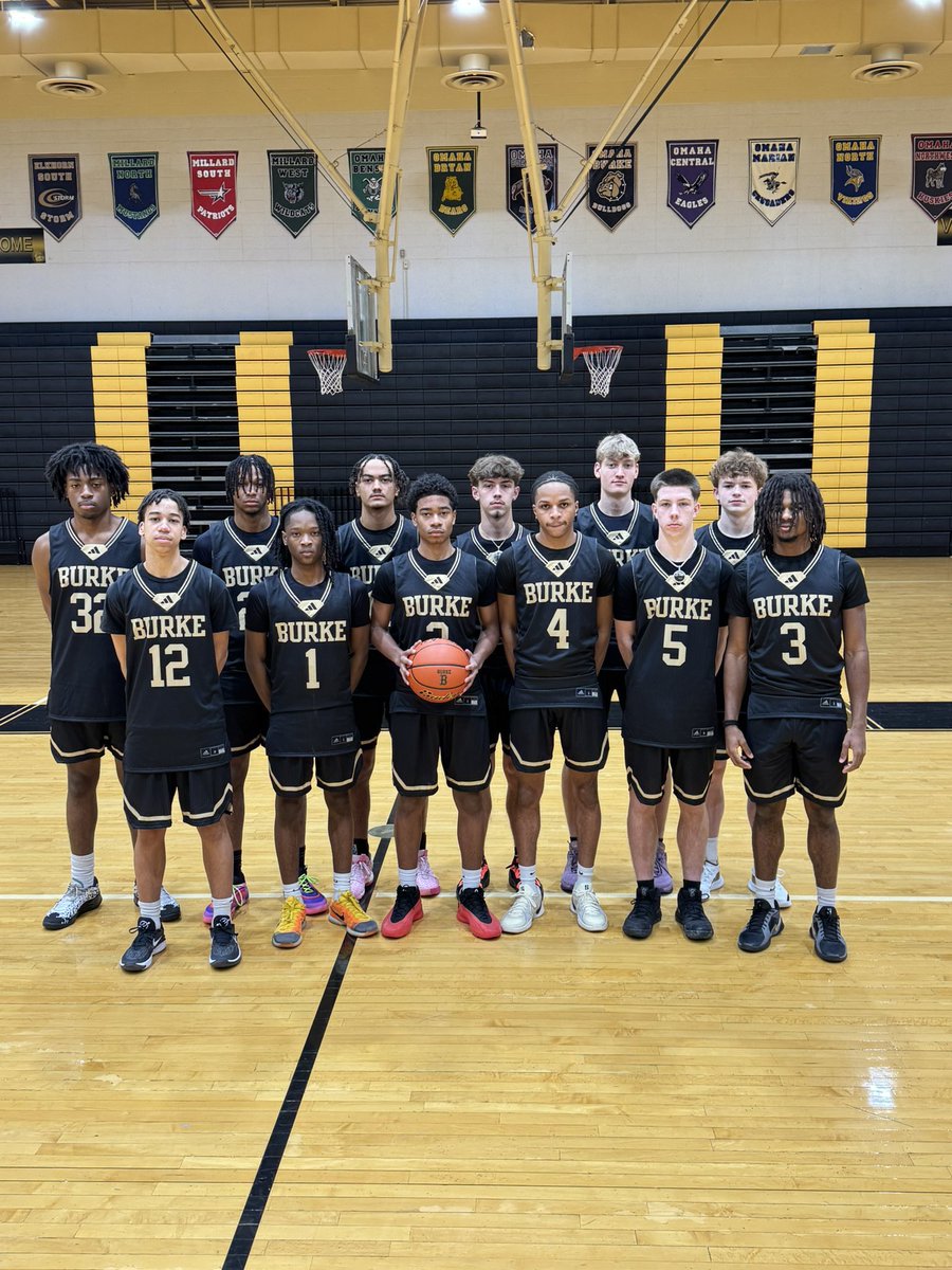 With and average height of 5’9 and 10 technical fouls a game the Burke basketball team is ready to play, expect a big season from number 5 after reportedly training with @dinglebuttdave3. #3 is looking ready to kill don’t expect to see him long. Nate Collin’s MVP with 5ppg szn