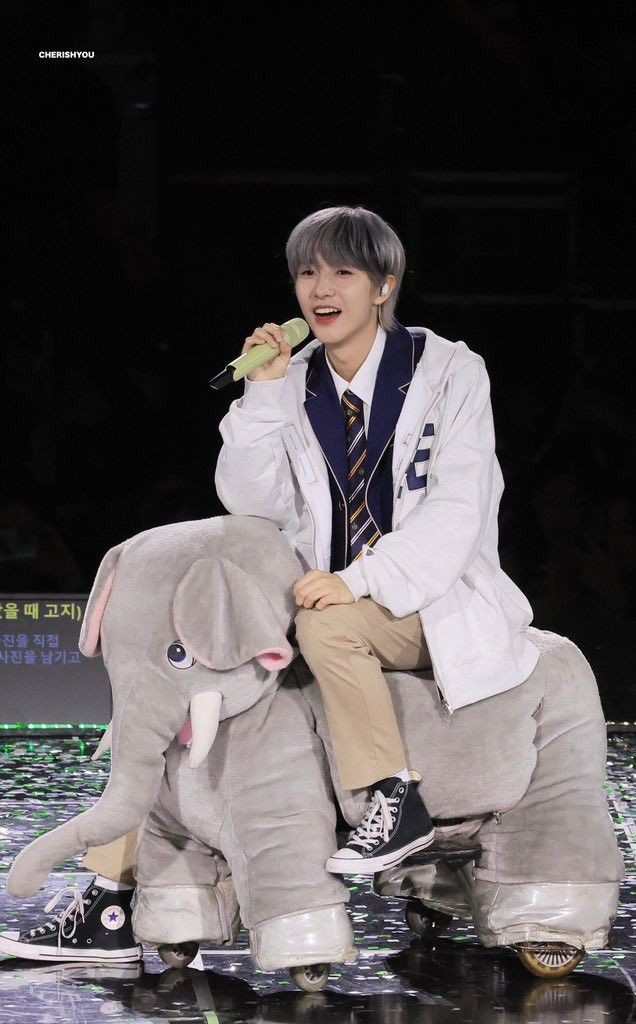 <a href="/jeongjaehvun/">َ</a> <a href="/LoveAt60s/">ᡣ𐭩</a> <a href="/SubAt60s/">♡</a> Rhys buru-buru menaiki panggung Utama dengan menaiki Gajah.

"Terima Kasih abang Damian yang terkasih dan tersayang. Saya disini hanya ingin memberikan sedikit kenang²an untuk Abang Thomas, Caca dan Haekal jelek. Semoga sedikit hadiah ini bisa memberikan semangat untuk kalian."