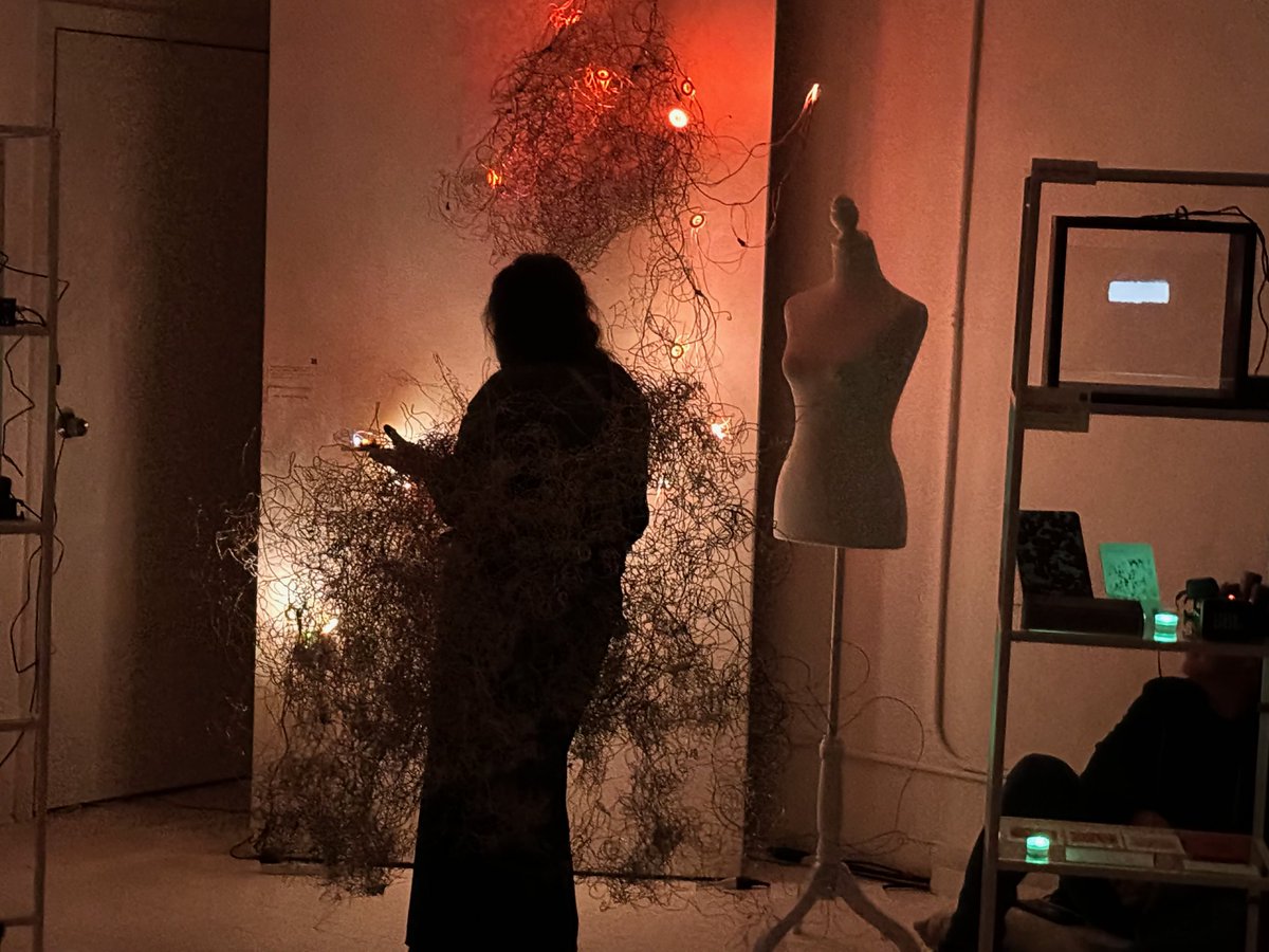 This week on the pod, we've got a two-fer!  In the first of two episodes, I chat with Venezuelan-born, NY-based multimedia artist María "Mafe" Izaguirre about her series of shows titled "The Postpoetic Machine" (which ran at @theaterlab earlier this month).