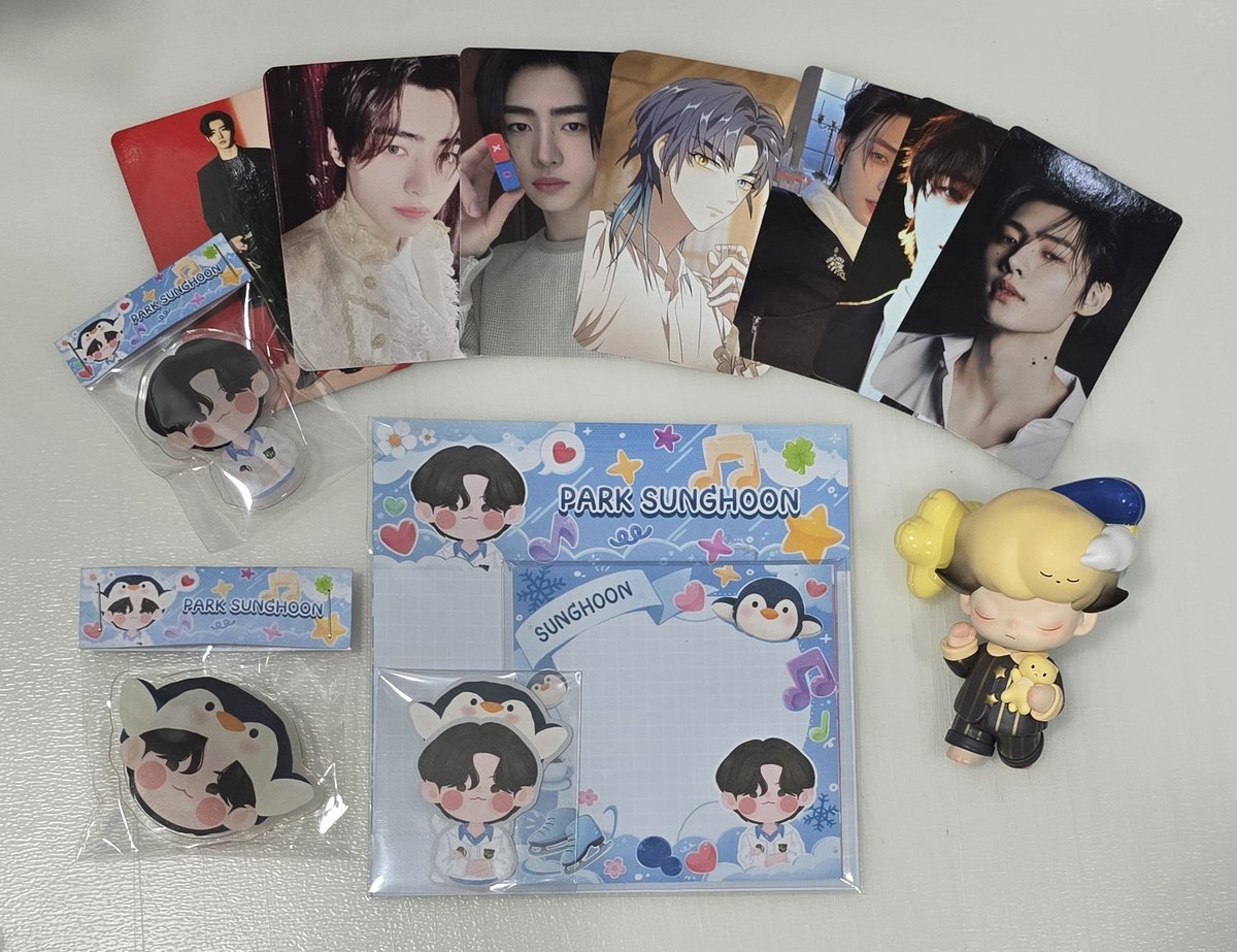 nynnsmd's tweet photo. Giveaway วันเกิดพี่ซองฮุน
Memo + sticker + เข็มกลัด + การ์ด concepts (ได้ทุกคน) (4 Set)
Memo + sticker + Griptok + การ์ด concepts (ได้ทุกคน) (8 Set)
การ์ดอื่นๆในภาพสุ่ม 6 คน 
ส่ง 40 บาท 
รีทวิตเท่านั้น สุ่ม วันที่ 8 ธันวาคม (อาจจะเลท)
เฉพาะ เอนจีน
#ตลาดนัดเอนไฮเพน #ตลาดนัดenhypen 
#Happybirthdaysunghoon