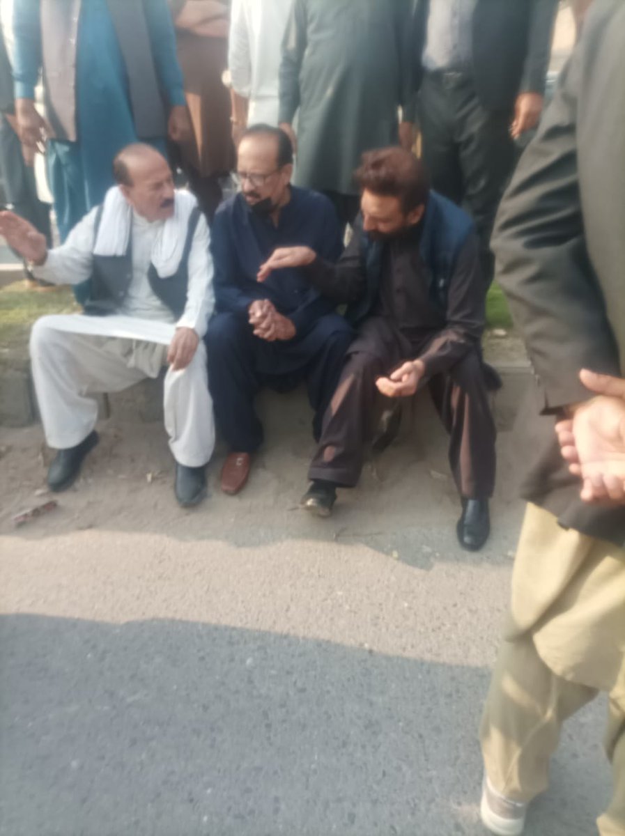 LatifNazarPTI's tweet photo. نکلو پاکستان کے خاطر ۔ نکلو عمران خان کی خاطر ،
#Final_Call https://t.co/vyqVkcqnEM