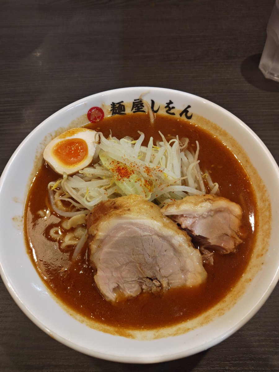 murab000's tweet photo. 何食べても美味い麺屋しをん
ちなみにカレーも超絶品！
#麺屋しをん https://t.co/b2zsj70JhF