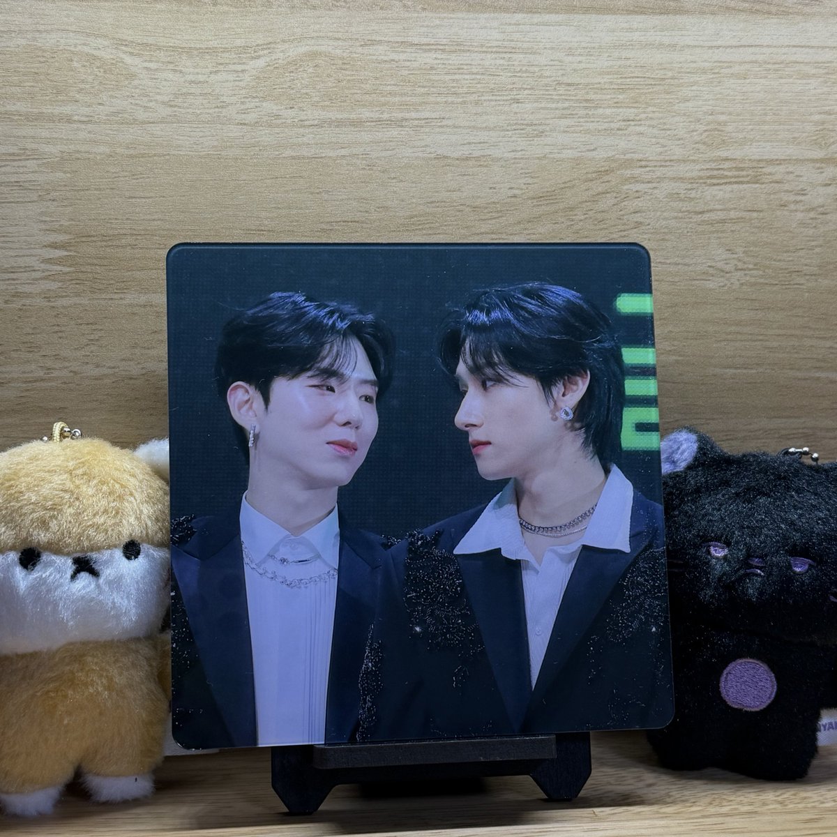 기현이 사랑하는 마음을 꾹꾹담아 만든 공간
3일간 잘 즐기고 갑니다 〰️💟
심야식당 .. 안아… 🫂 깜짝 액자 선물 감동받음
멋진 생카 열어줘서 고맙습니다 🙂‍↕️

#사랑하고_빠뻐이
#고든햄쥑의_생일파티