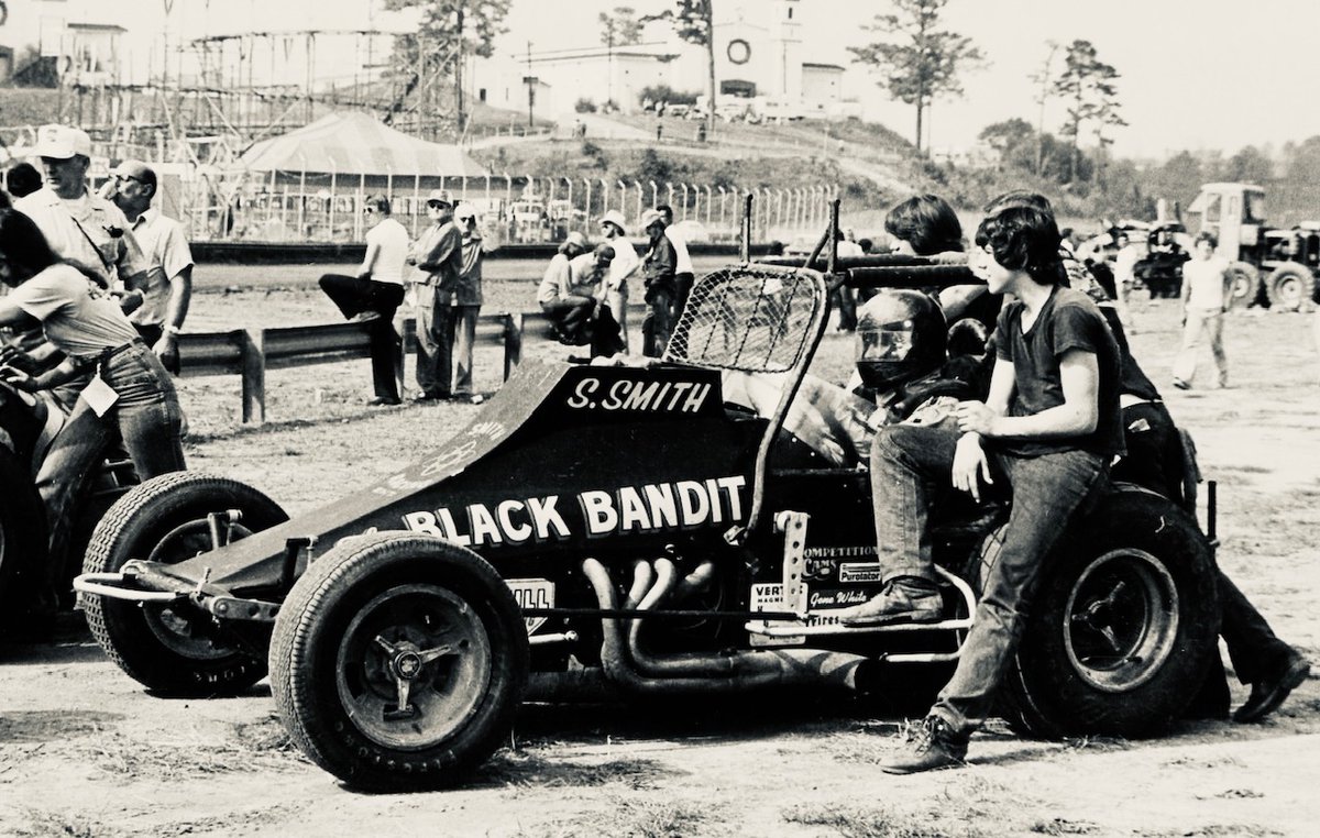 BnCAuto14's tweet photo. Steve Smith &amp; Crew at the Lakewood Mile, Atlanta GA...1977.😎
(Tony Martin Photo) @SmithTitanium https://t.co/VmYXxso5jM