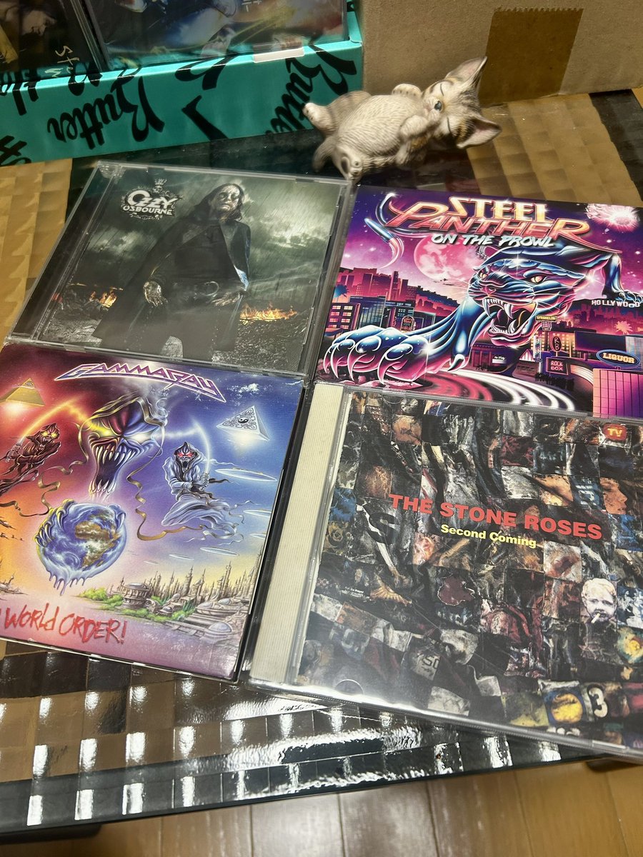 DreamCh24621504's tweet photo. Hi,guys.
I listened to these CDs on November 24th, 2024.

Black Rain / Ozzy Osbourne🇬🇧
#RobNicholson

On the Prowl / Steel Panther🇺🇸
#Satchel

No World Order / Gamma Ray🇩🇪
#HenjoRichter

Second Coming / The Stone Roses🇬🇧
#JohnSquire

Good night, friends.
(*´꒳`*)Let's meet again. https://t.co/kJJzIOgQbo