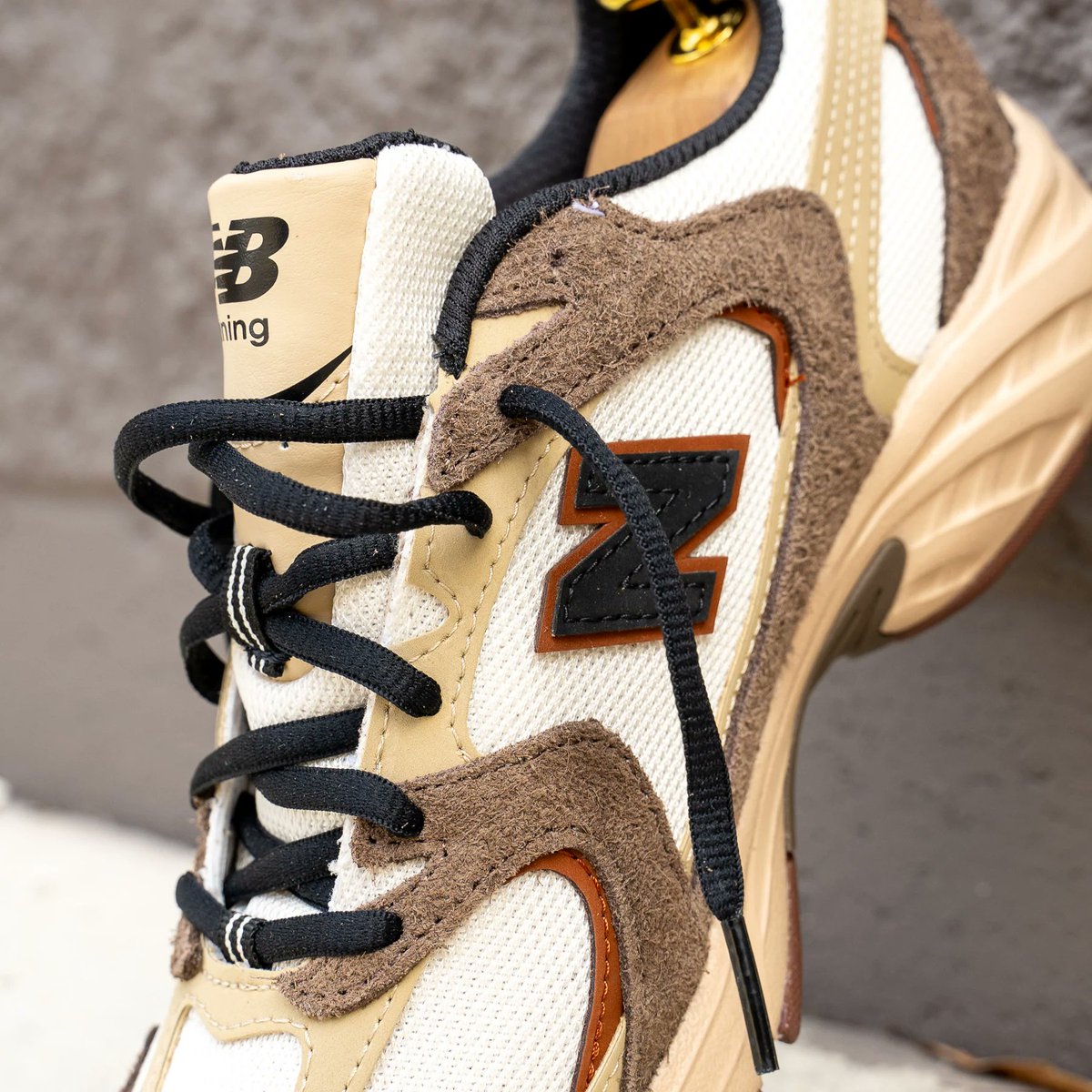 2024年 発売】 New Balance MR530 SNC “Dark Mushroom