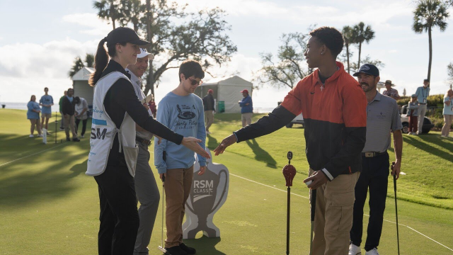 urban_tony's tweet image. A big thank you to Caitlin Clark for joining us at The #RSMClassic and supporting Boys &amp;amp; Girls Clubs of Southeast Georgia and Special Olympics by serving as a caddie in our Charity Putting Challenge. 12 holes and $120,000 raised for #charity! rsm.buzz/3CINQaZ